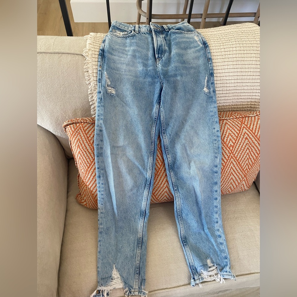 Zara Distressed High Rise jeans size 0